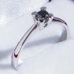 Verlobungsring in Weißgold mit schwarzen Brillant #verlobungsringschwarzerbrillant Verlobungsring in Weißgold mit schwarzen brillant hamburg goldschmiede