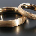 Eheringe aus Altgold Bruchgold mit verschiedenen Mattierungen Umweltfreundliche Herstellung Goldschmiede Hamburg Rahlstedt