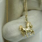 Pferd Anhänger mit Kette aus 585/- massiv Gold