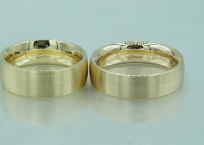 Eheringe in gelb und Roségold - längst mattiert