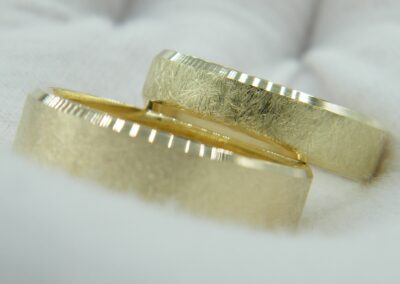 Trauringe Eismatt Ecken geschnitten