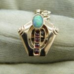 Taschenuhrenkette aus 333 Gold mit Edelsteinen