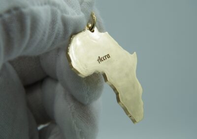 Afrika Anhänger aus 585 Gold massiv - 2mm Stärke mit Gravur