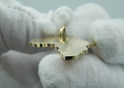 Afrika Anhänger aus 585 Gold massiv - 2mm Stärke mit Gravur