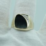 Massiver Herrenring Signet aus 585 Gelbgold mit Onyx und Diamant
