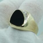 Massiver Herrenring Signet aus 585 Gelbgold mit Onyx und Diamant