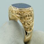 Massiver Herrenring Signet aus 750 Gelbgold mit Jaspis.