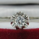 Edler Weißgoldring aus 585er Gold mit natürlichem Diamanten