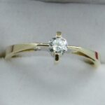 Exklusiver 585er Goldring mit natürlichem Diamanten