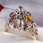 Außergewöhnlicher Ring aus 585er Gold in Handarbeit gefertigt mit Diamanten im Rose- und Altschliff sowie edlen Cabochon-Edelsteinen