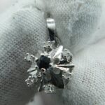 Anhänger 585 Weißgold mit einem natürlichen Saphir und kleinen natürlichen Diamanten