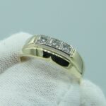Antiker Ring aus 585/- Gelbgold mit 3 natürlichen Diamanten